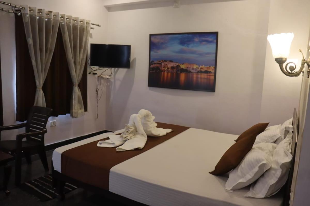 Hotel Shiv Palace Udaipur Ngoại thất bức ảnh