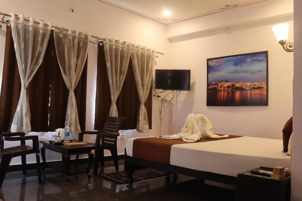 Hotel Shiv Palace Udaipur Ngoại thất bức ảnh