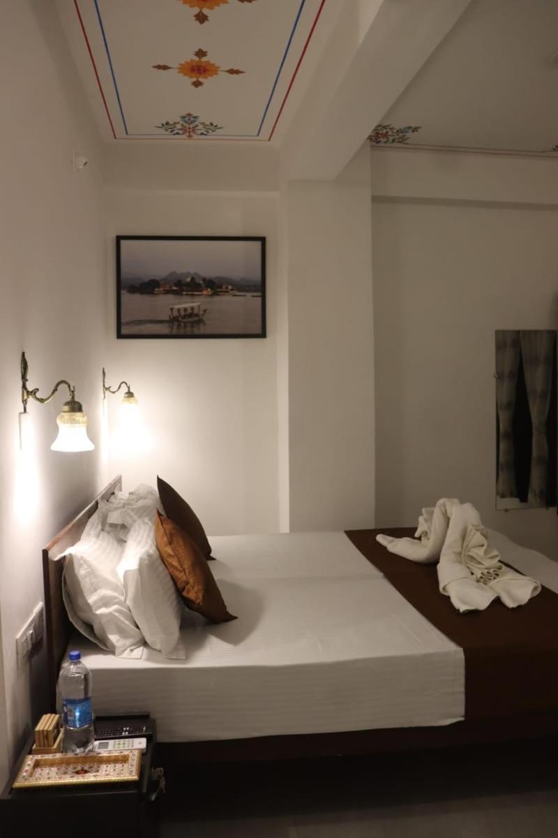 Hotel Shiv Palace Udaipur Ngoại thất bức ảnh