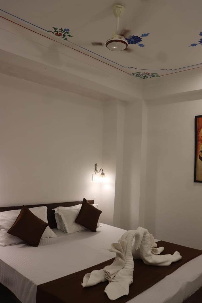 Hotel Shiv Palace Udaipur Ngoại thất bức ảnh
