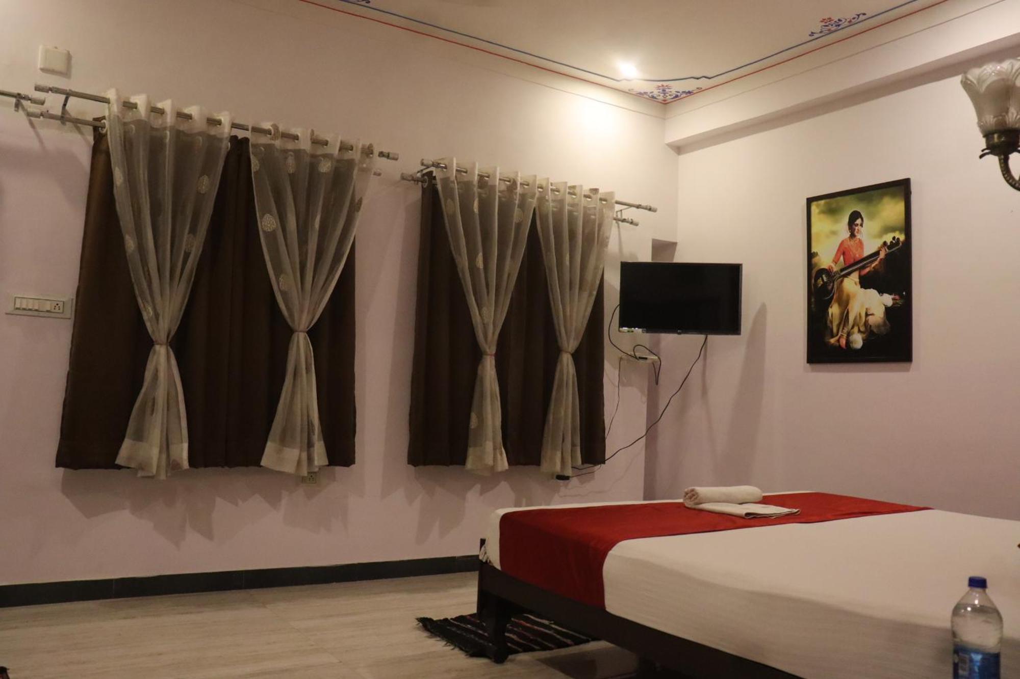 Hotel Shiv Palace Udaipur Ngoại thất bức ảnh