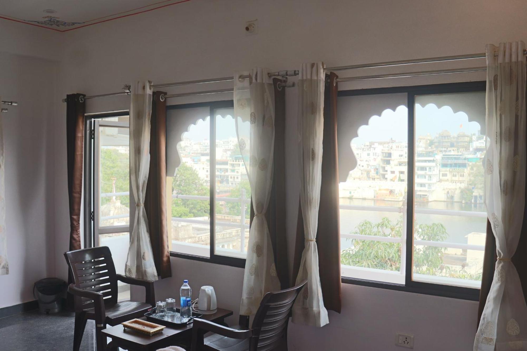 Hotel Shiv Palace Udaipur Phòng bức ảnh